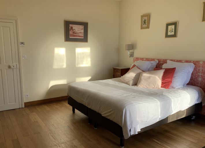 Bedroom 2, L'abeaupinière, Indre