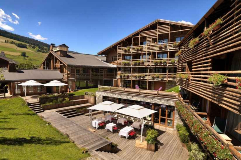 Exterior & Views