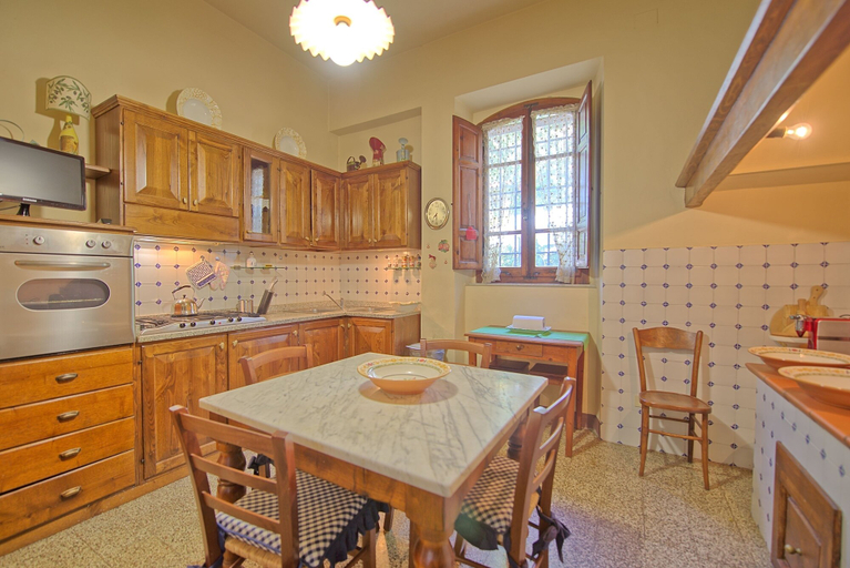 Others 5, Villa Primula, Arezzo
