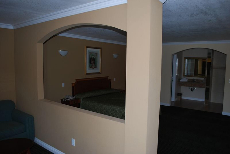 Bedroom 3, Walnut Inn & Suites West Covina, Los Angeles