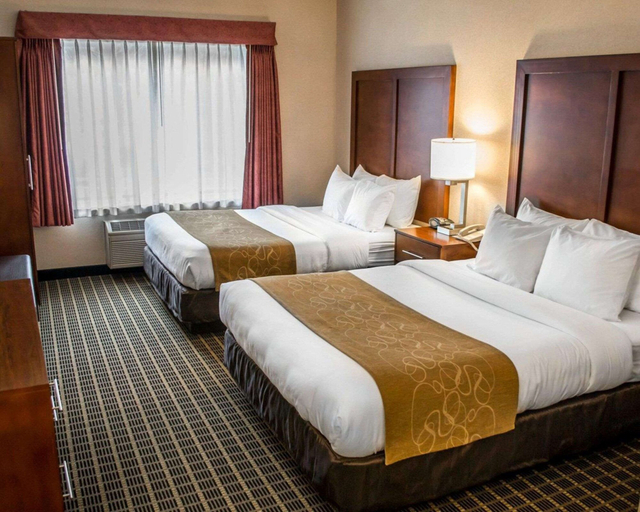 Bedroom 3, Comfort Suites Portland Southwest, Multnomah