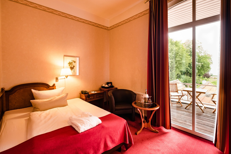 Bedroom 3, Das 53° Hotel, Ammerland