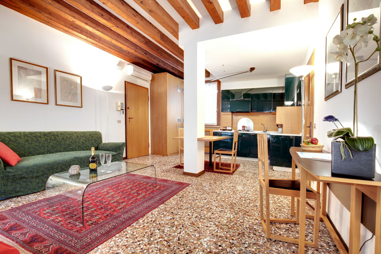 Others 4, Saint Mark's Apartment Venice, Venezia