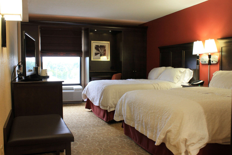Bedroom 4, Hampton Inn Gettysburg, Adams
