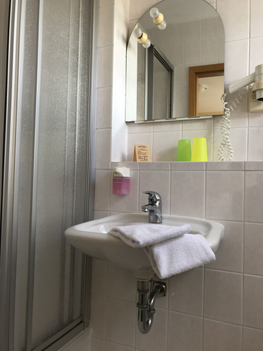 Bathroom 4, Gasthaus & Pension Zur Schaabe, Vorpommern-Rügen
