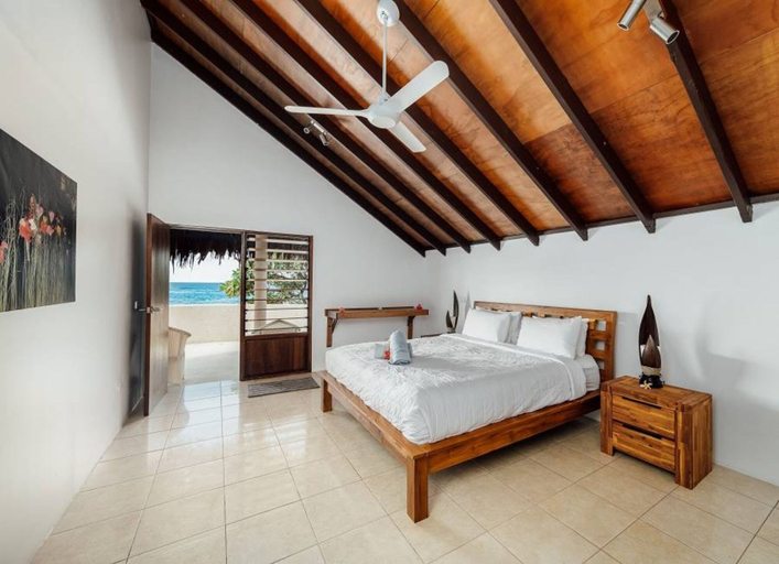 Bedroom 3, Waves at Surfside, Pango