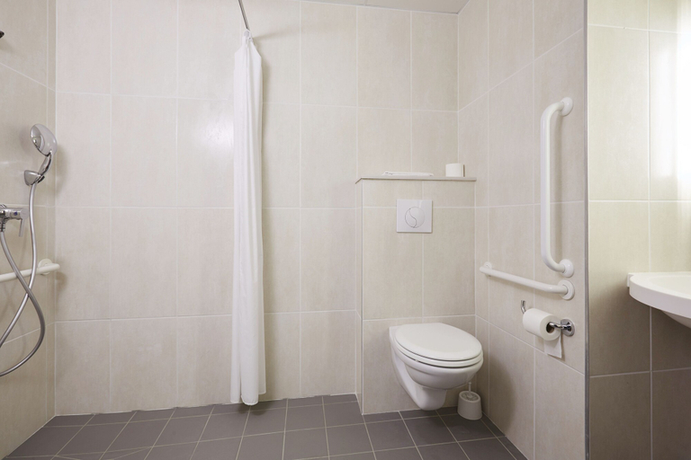Bathroom 4, B&B HOTEL Angers 2 Université, Maine-et-Loire