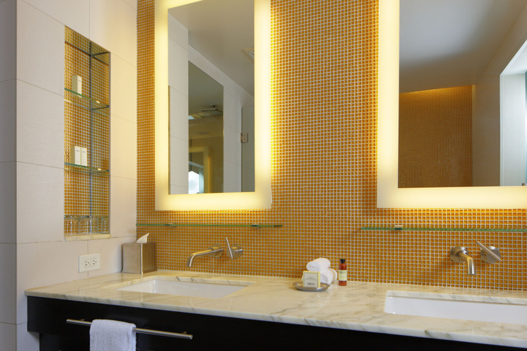 Bathroom 4, Hotel Breakwater South Beach, Miami-Dade