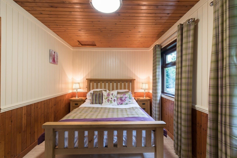 Bedroom 2, Bluebell Lodge 2 with Hot Tub, Dumfries and Galloway