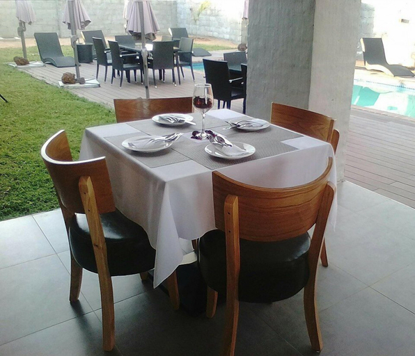 Food & Drinks 5, Phudzi Hotel, Lethlakane