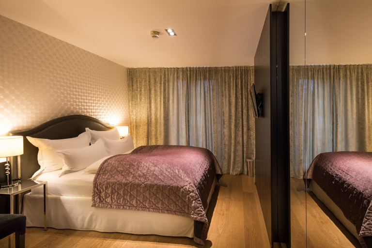 Bedroom 5, La Mansion Vi Vadi Hotel, München