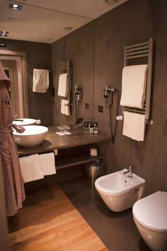 Bathroom 5, Best Western Plus The Hub Hotel, Milano
