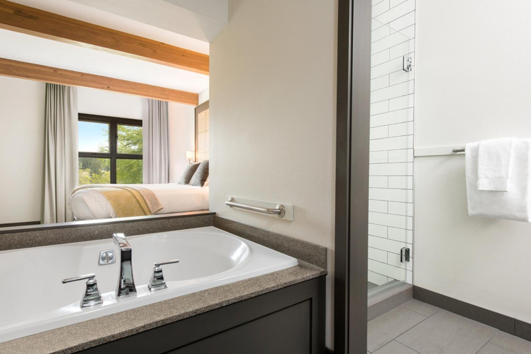 Bathroom 4, Friday Harbor House, San Juan
