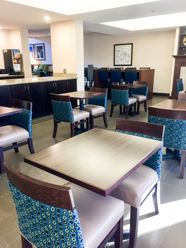 Food & Drinks 5, Comfort Suites Regency Park, Wake