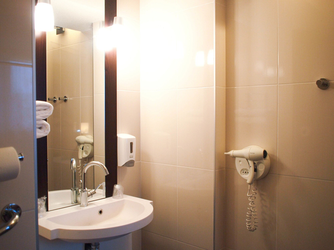 Bathroom 4, Hôtel Inn Design & Restaurant Le Mans, Sarthe