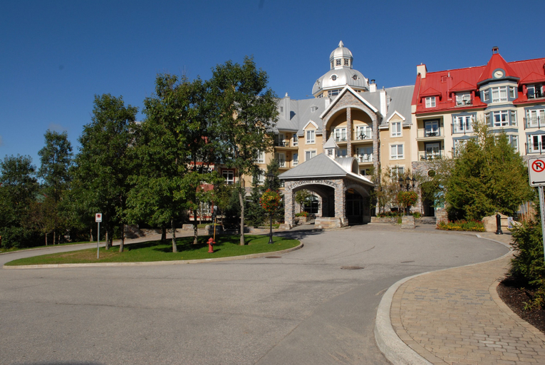 Exterior & Views 2, Sommet des Neiges, Les Laurentides