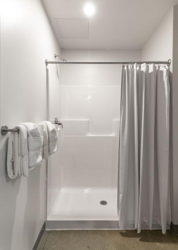 Bathroom 5, The Warehouse Hotel at Champion Mill, Butler