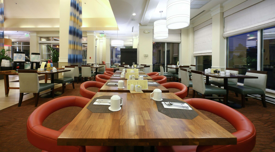 Food & Drinks 5, Hilton Garden Inn Secaucus Meadowlands, Secaucus