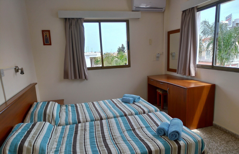 Bedroom 2, Maricosta Hotel Apartments