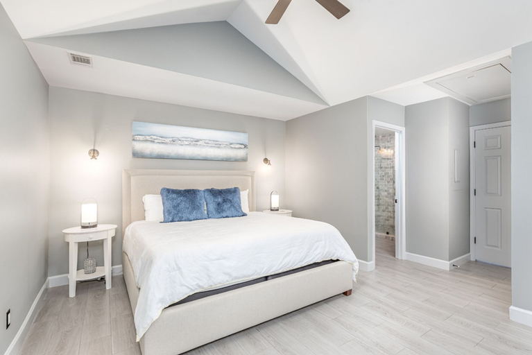 Bedroom 3, Evian 142, Beaufort