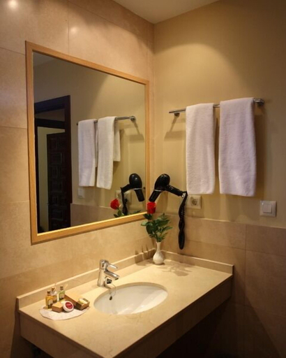 Bathroom, Hotel El Hidalgo, Ciudad Real