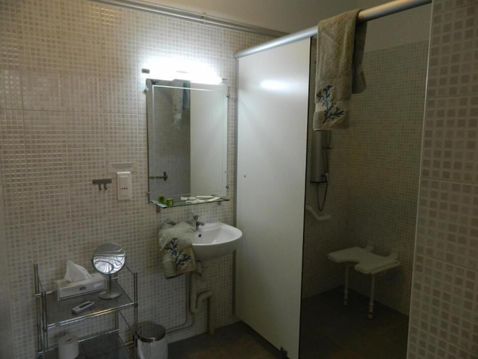 Bathroom 5, Auberge du Colombier, Pas-de-Calais