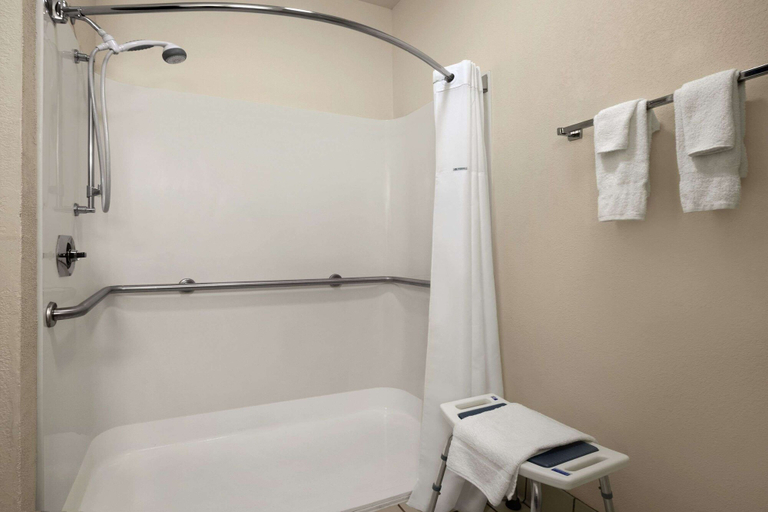 Bathroom 4, Days Inn & Suites by Wyndham Romeoville, Will