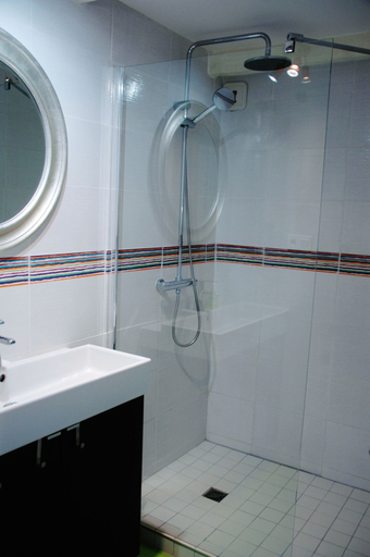Bathroom 5, Chambres d'Hôtes Belard, Finistère