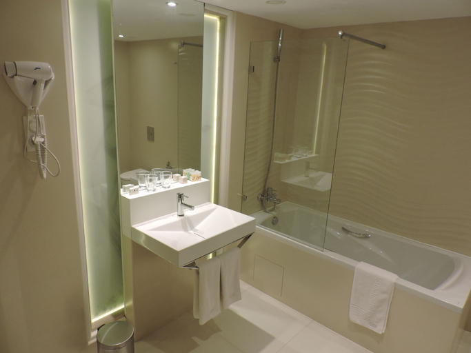 Bathroom 5, Golf Royal Hotel, Bab Bhar