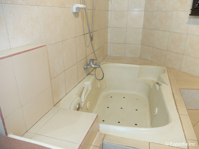 Bathroom 4, DM Residente Inns and Villas, Mabalacat