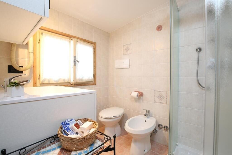 Bathroom 3, Hotel Villa Stella.check-in.9AM-3PM, Venezia
