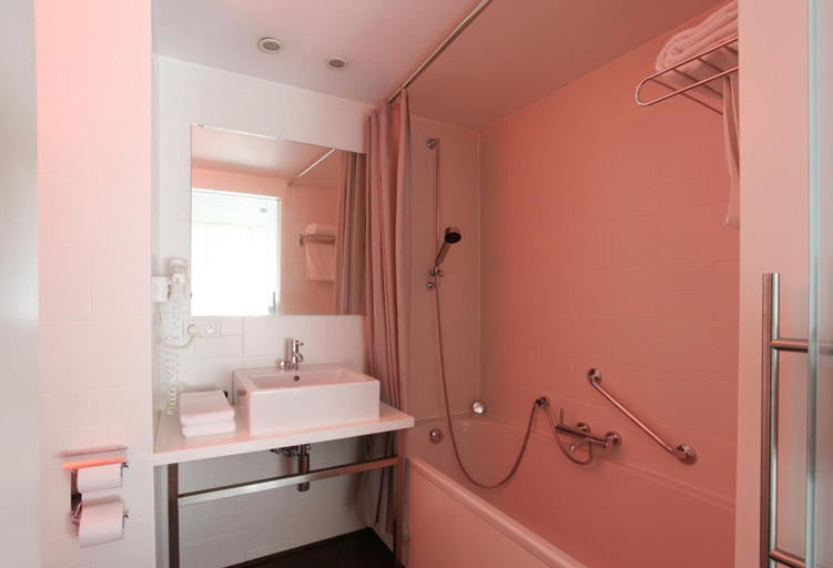Bathroom 4, Hotel De Pits, Limburg