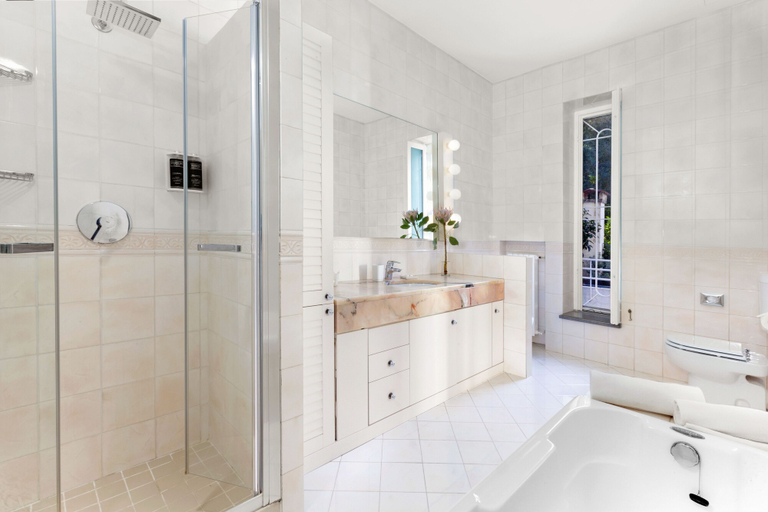 Bathroom 5, Villa Oriana Relais, Napoli