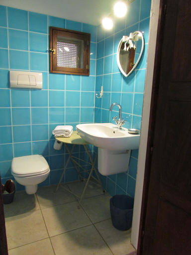 Bathroom 4, Cavalli di S'Arcaite, Nuoro