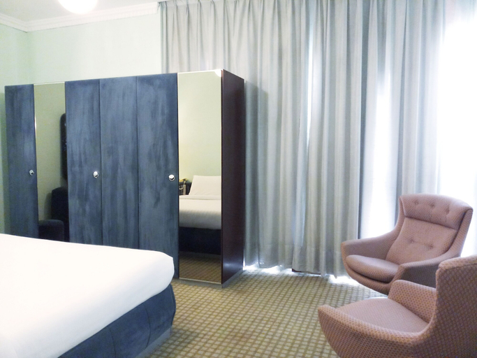 Bedroom 3, Oriental Palace Hotel, Manama
