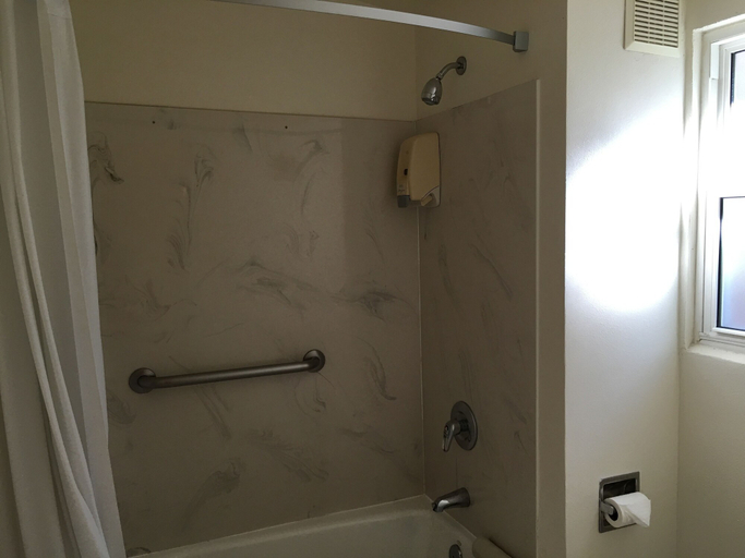 Bathroom 4, Discovery Inn, Monterey
