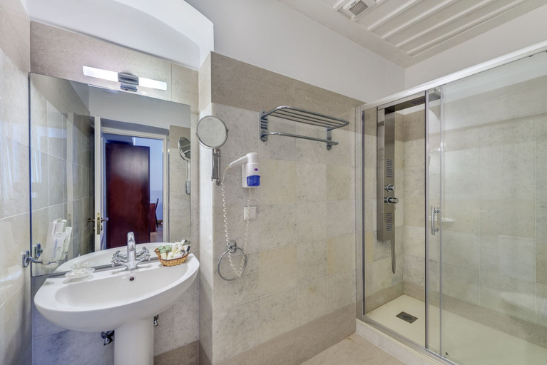 Bathroom 5, Apollonion Palace Hotel, South Aegean