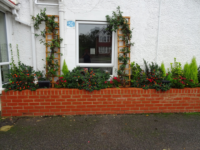 Exterior & Views 2, The Gatwick White House Hotel, Surrey