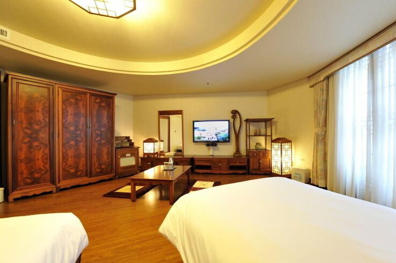Bedroom 2, Jeju Pacific Hotel, Jeju