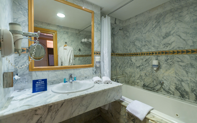 Bathroom 5, Medina Solaria & Thalasso, Hammamet