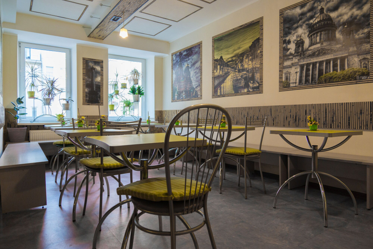 Food & Drinks 4, RA Tambovskaya 11, Sankt-Peterburg gorsovet