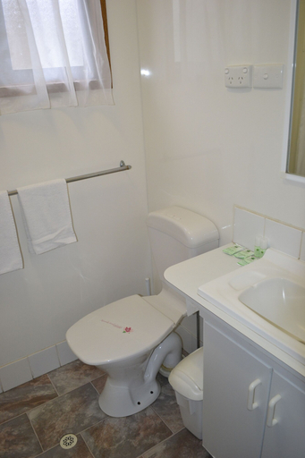 Bathroom 3, Portland Holiday Village, Glenelg - Portland