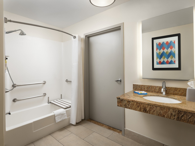 Bathroom 5, Holiday Inn Express & Suites BELMONT by IHG, San Mateo