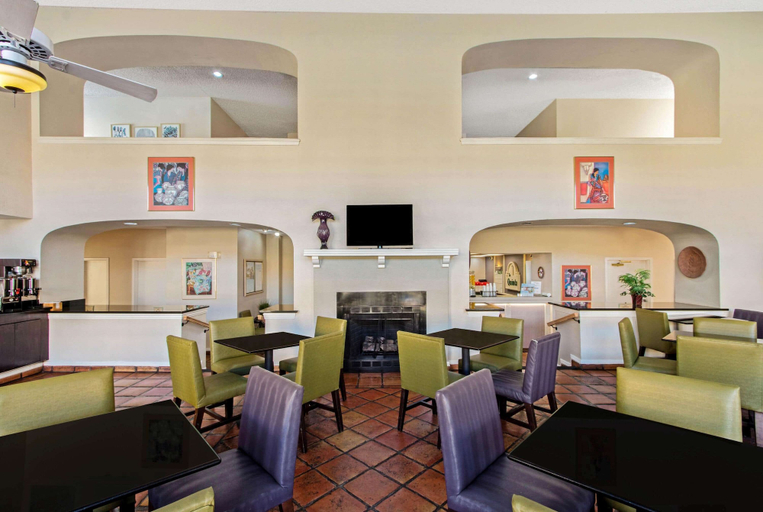 Food & Drinks 5, Go 2 hotel by Reliance, Dona Ana