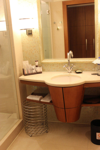 Bathroom 5, Sheraton Xiamen Hotel, Xiamen