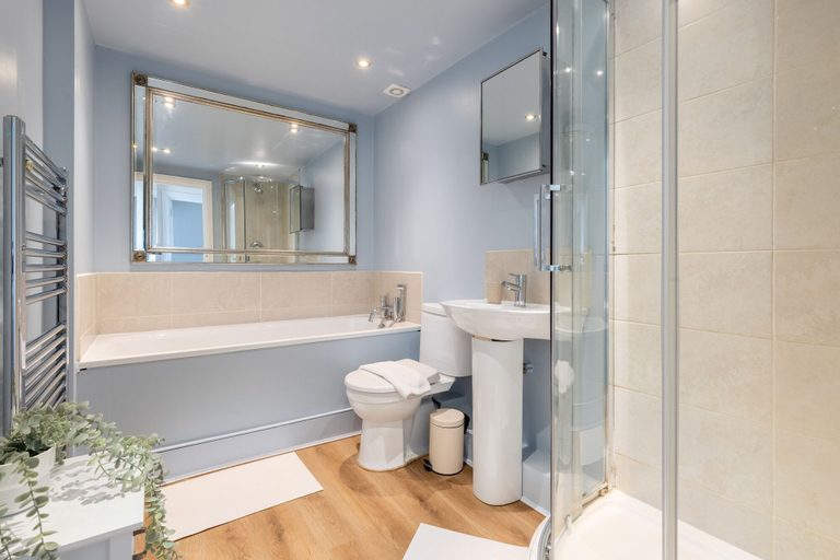 Bathroom 4, The Wandsworth Collection, London