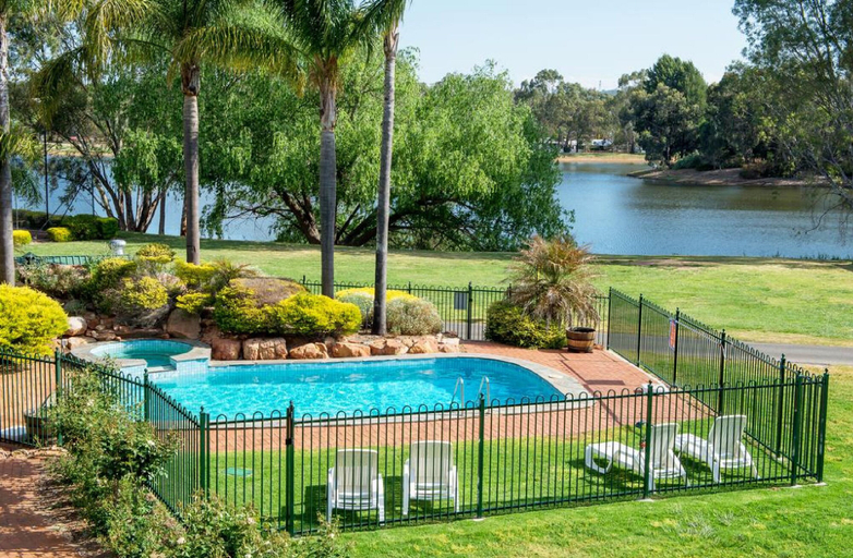 Sport & Beauty 3, Clare Country Club, Clare and Gilbert Valleys