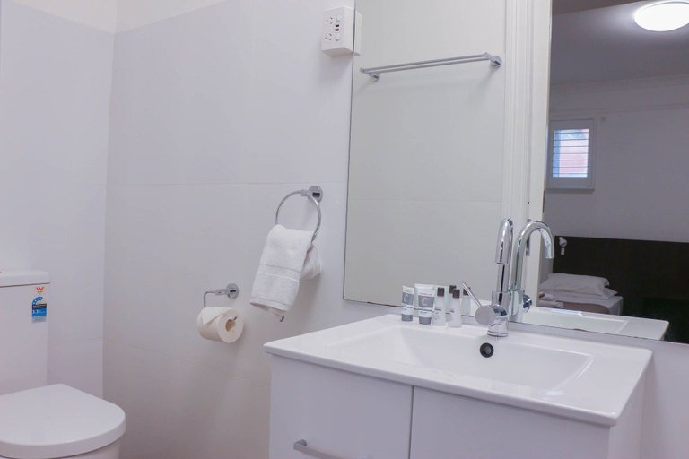 Bathroom 3, Glasgow Arms Hotel Ultimo, Sydney