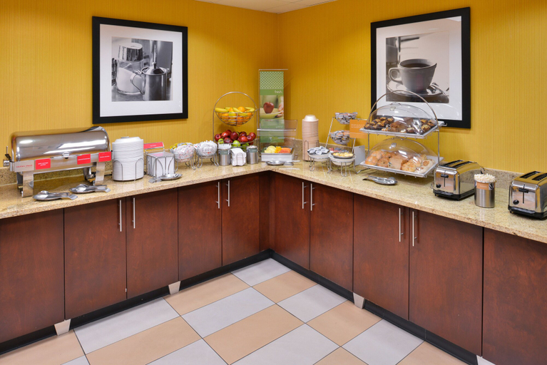 Food & Drinks 5, Hampton Inn & Suites Ontario, San Bernardino