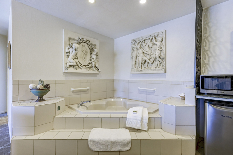 Bathroom 4, Forest Villas Hotel - Prescott, Yavapai